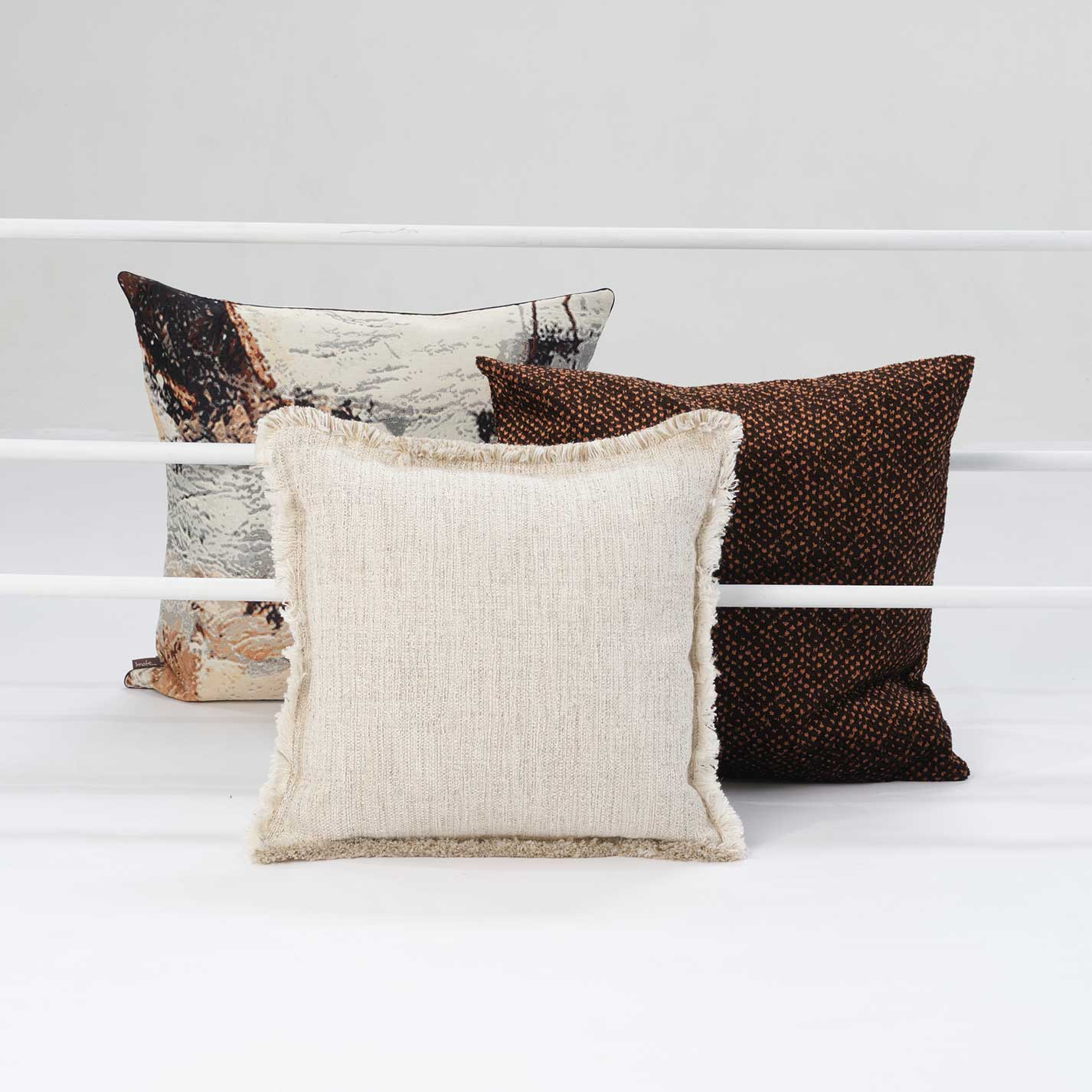 Banksia cushion in Earth